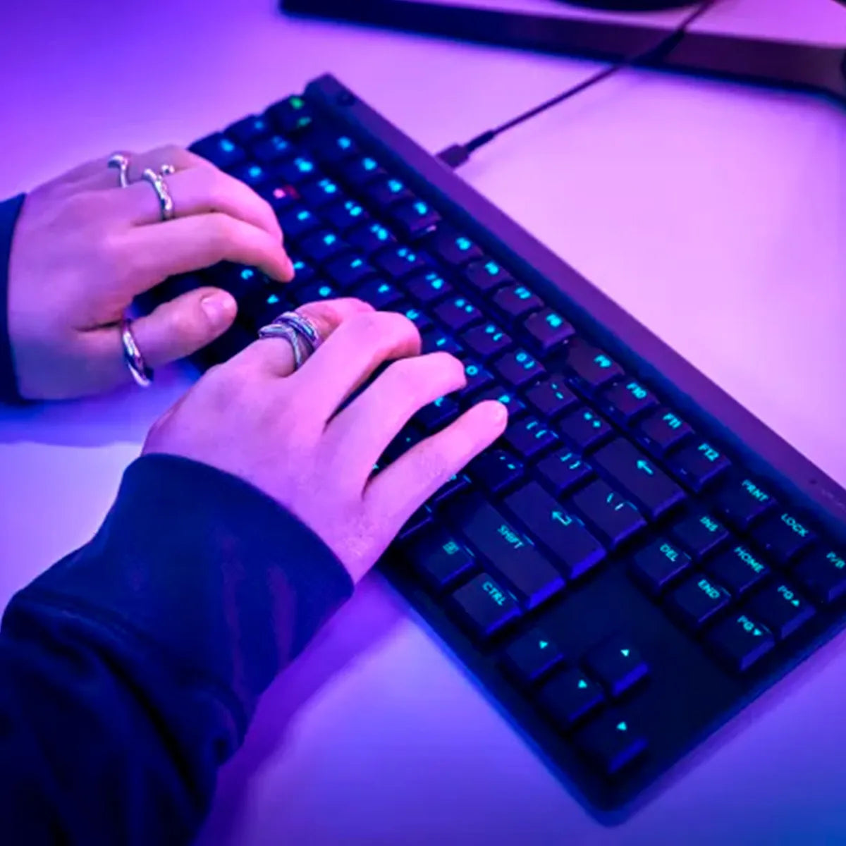 Teclado Gamer Logitech G515 TKL Mecánico RGB – Negro (920-012869)